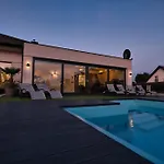 Dom Z Jacuzzi Do 10 Osob Luxhouse *