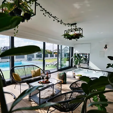 Villa Dom Z Basenem I Jacuzzi Do 10 Osob Luxhouse