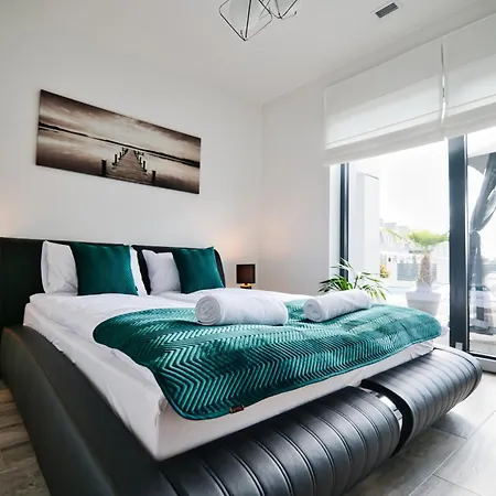 Dom Z Jacuzzi Do 10 Osob Luxhouse