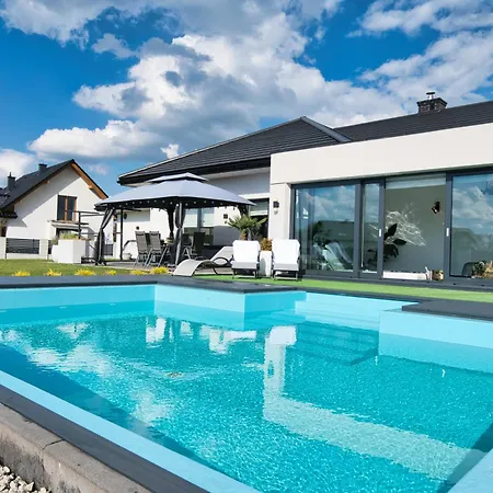 Dom Z Basenem I Jacuzzi Do 10 Osob Luxhouse