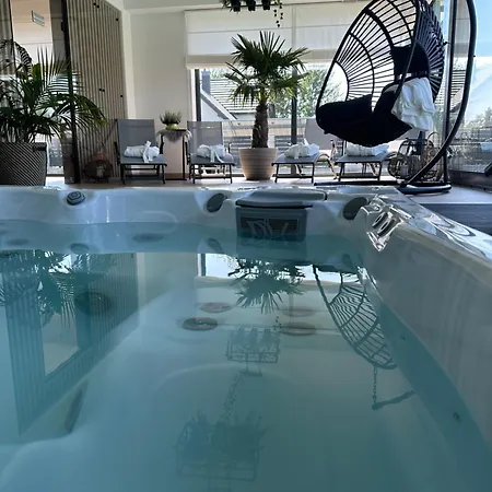 Dom Z Basenem I Jacuzzi Do 10 Osob Luxhouse Villa *