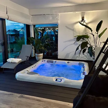 Dom Z Basenem I Jacuzzi Do 10 Osob Luxhouse * Zator