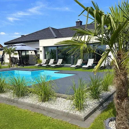 Dom Z Jacuzzi Do 10 Osob Luxhouse Villa *